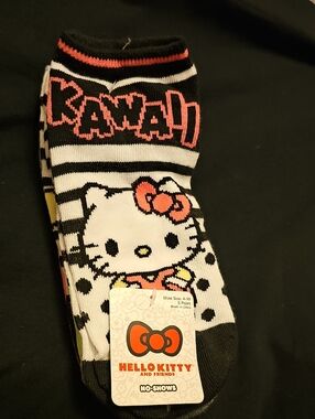 Sanrio Hello Kitty Women's No-Show Socks